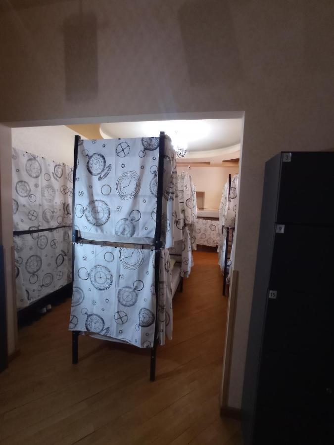 Sun City Hostel Yerevan Bagian luar foto