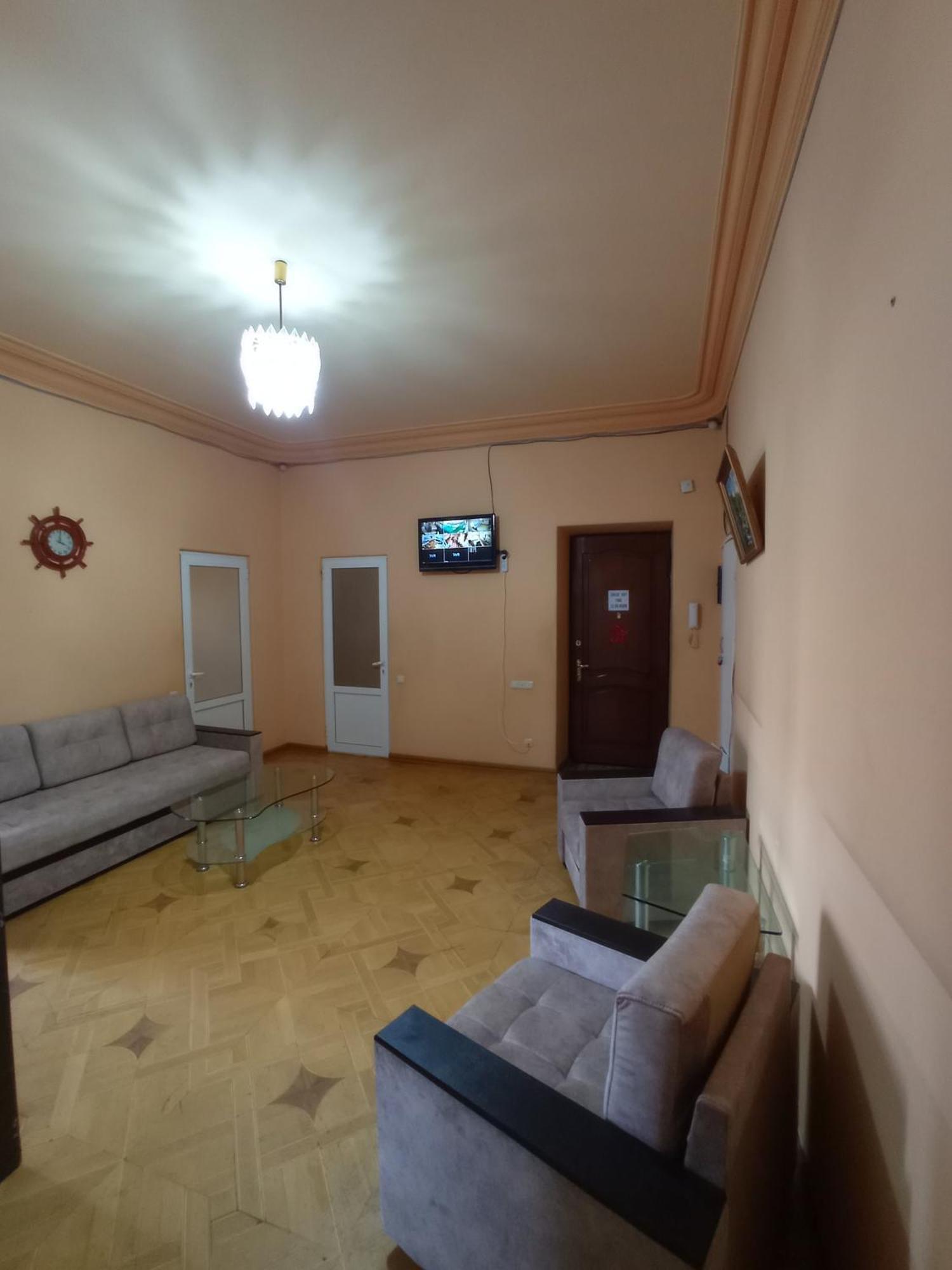 Sun City Hostel Yerevan Bagian luar foto