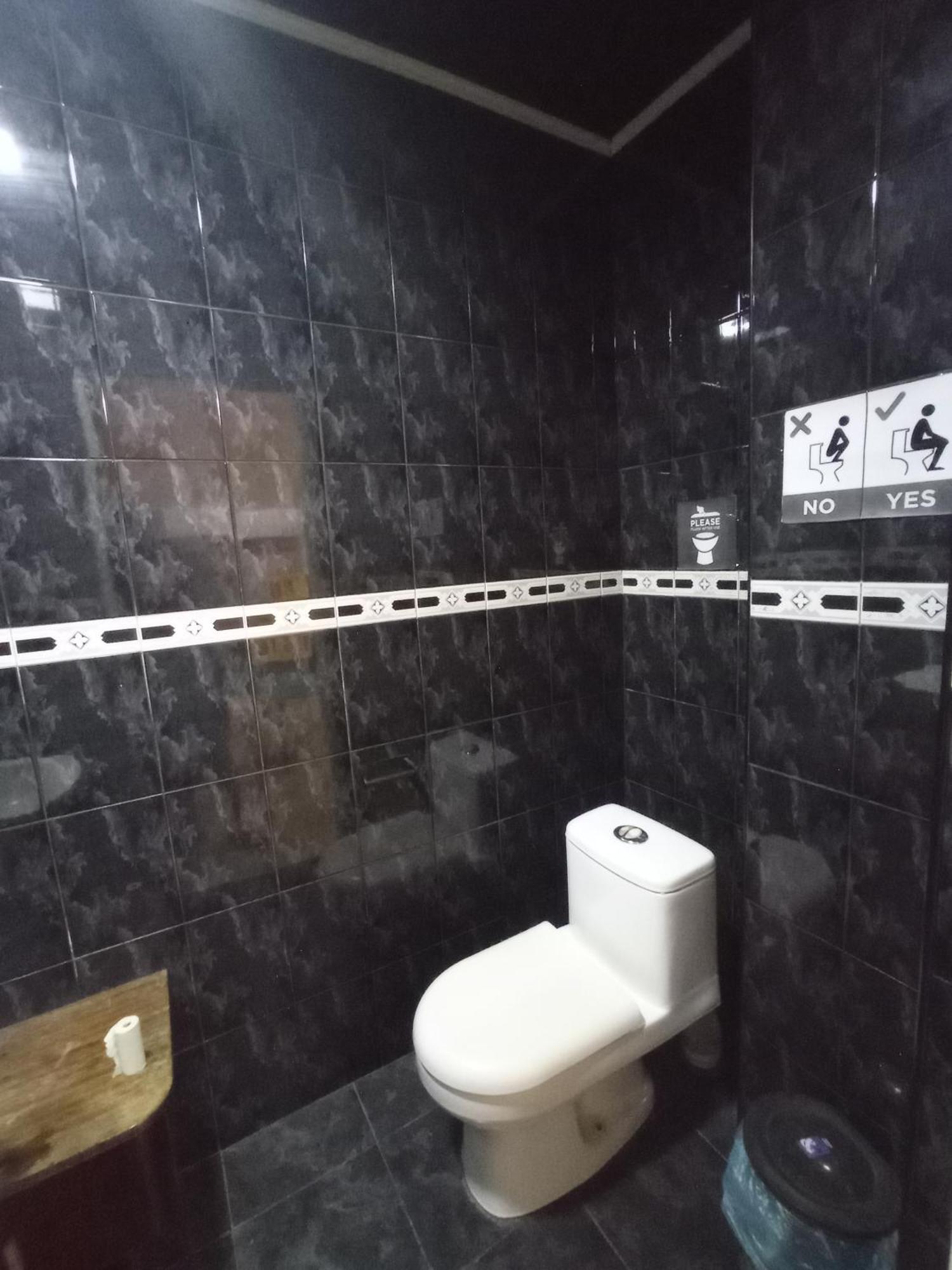 Sun City Hostel Yerevan Bagian luar foto