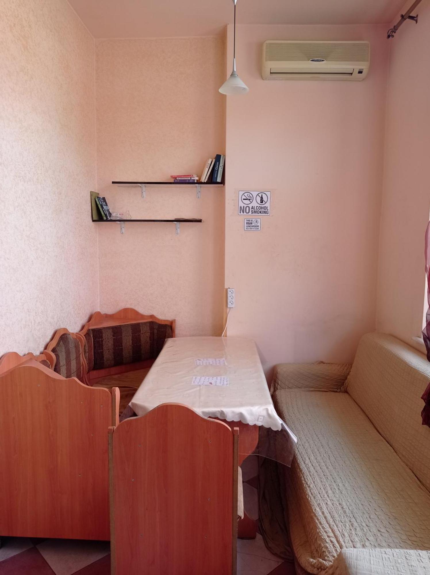 Sun City Hostel Yerevan Bagian luar foto